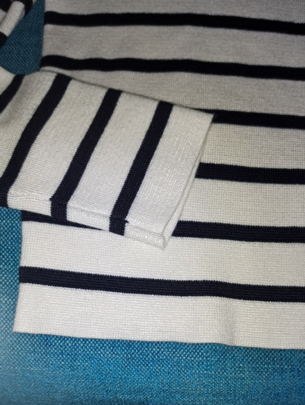 Abercrombie & Fitch Blue and White Striped Crewneck Sweater - Picture 3 of 6